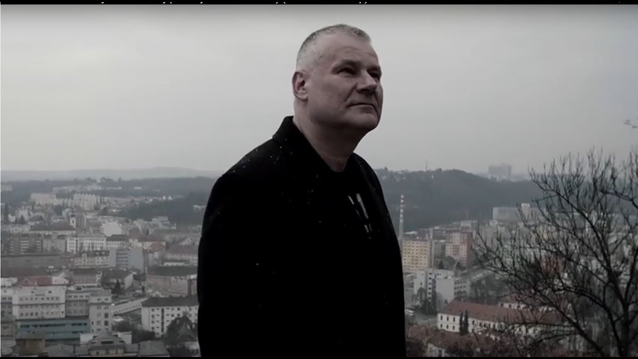 JIŘÍ KAJÍNEK a PAVEL RYŠKA – Nikdy to nevzdávej (Jiří Kajínek v hlavní roli videoklipu)